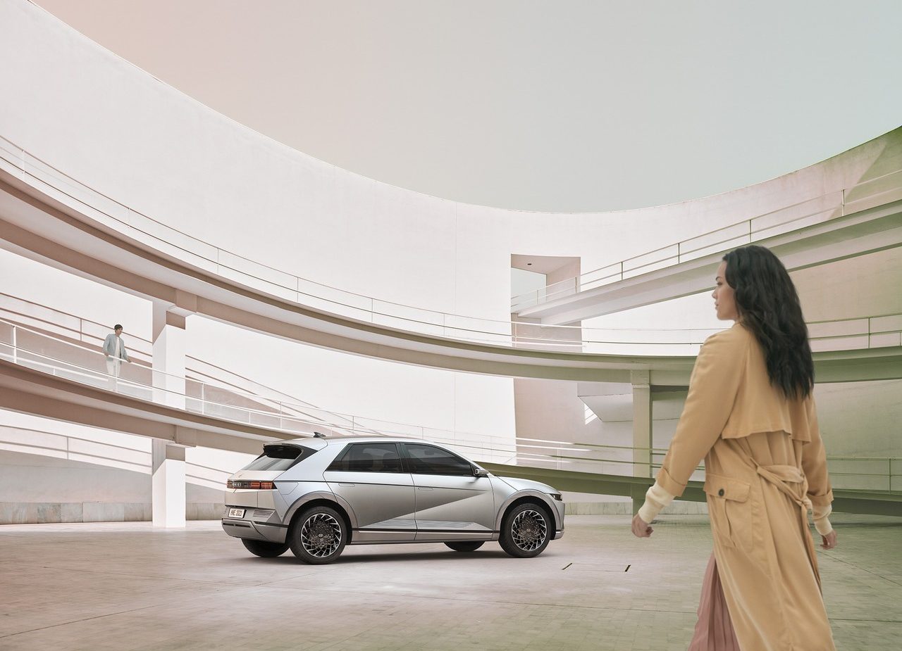 imgi_4_my-way-hyundai-ioniq-erik-chmil-1